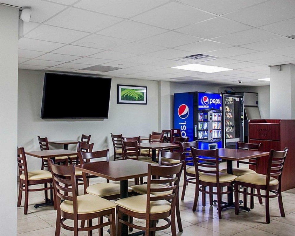 Days Inn by Wyndham Brooklyn Borough Park